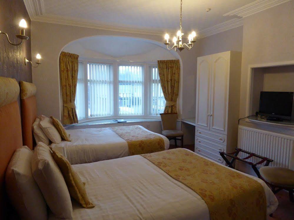 Pensión The Berwick - Over 40's Only Blackpool